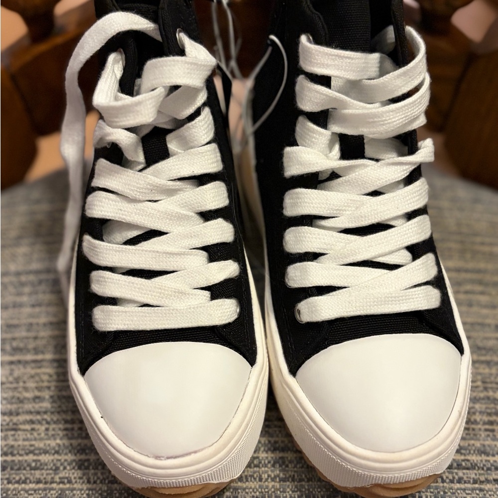 art class Black and White Platform Canvas Sneakers